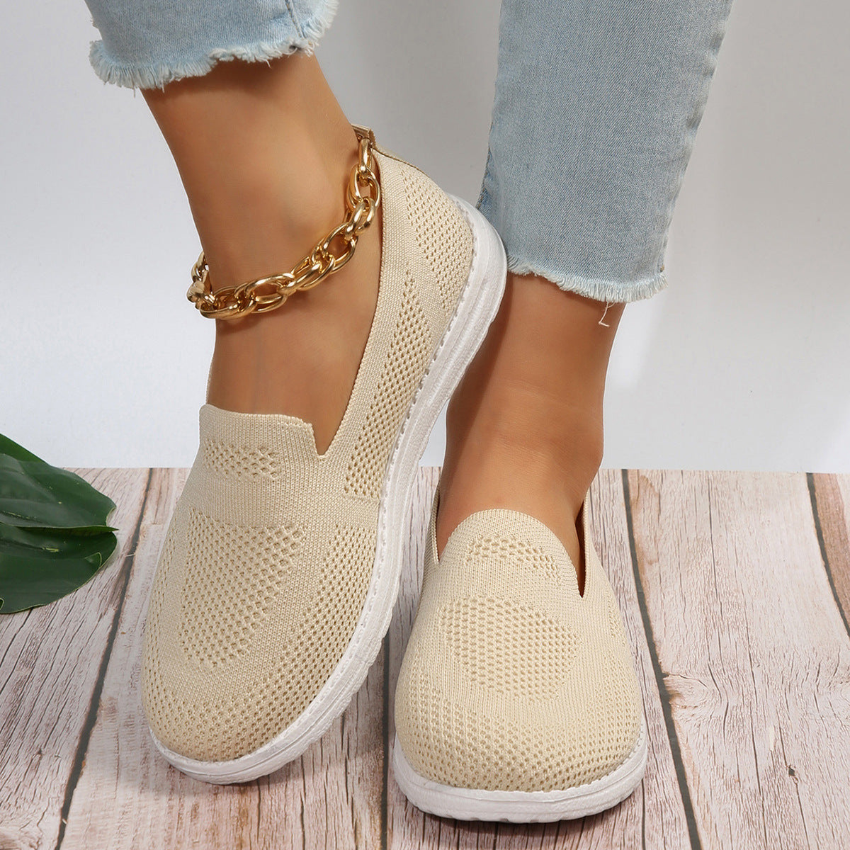 Flyknit Breathable Low Top Pumps Female Solid Color Sneakers