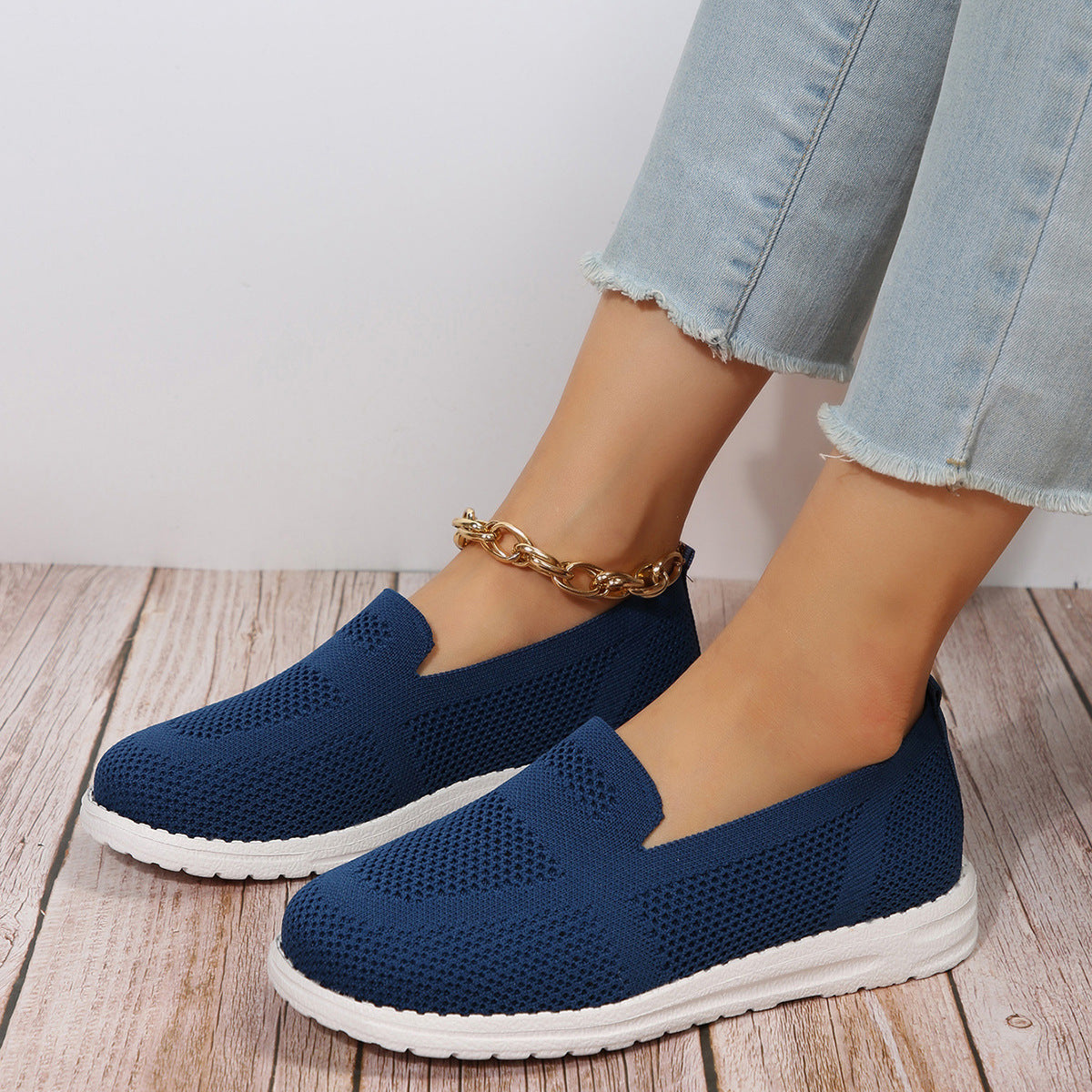 Flyknit Breathable Low Top Pumps Female Solid Color Sneakers