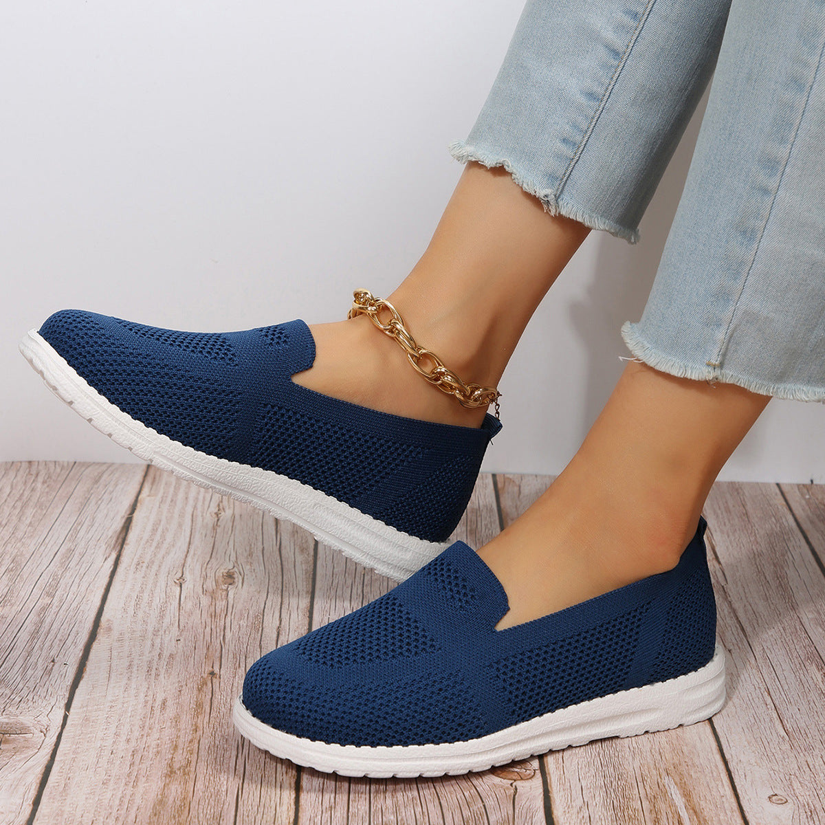 Flyknit Breathable Low Top Pumps Female Solid Color Sneakers
